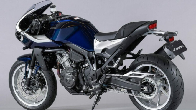 Honda Hawk 11