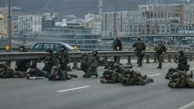 VIVA Militer: Pasukan Angkatan Bersenjata Ukraina di Kiev