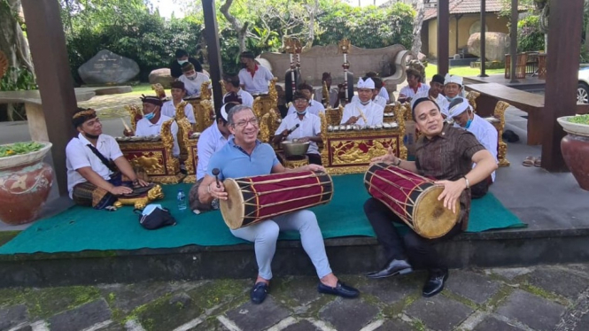 Wakil Ketua BKSAP Putu Supadma (kanan) dan Presiden IPU Duarte Pacheco.