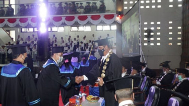 Undiksha Singaraja Bali Wisuda 44 Sarjana Kedokteran Pertama