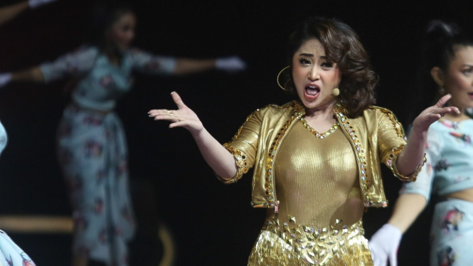 Dewi Perssik