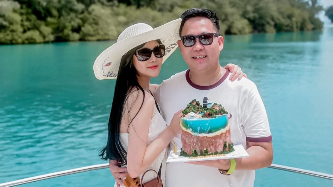 Selebgram Klaviera dan Suaminya, Irfan Gunawan