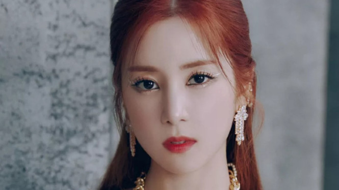 Chorong Apink.