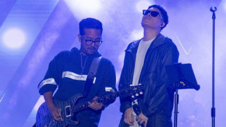 Sering Dibandingkan dengan Vokalis Lama Samsons, Adrian Akui Sempat Terbebani