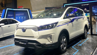 Toyota Innova EV.