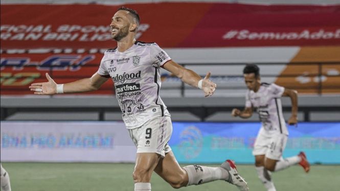 Striker Bali United, Ilija Spasojevic. 