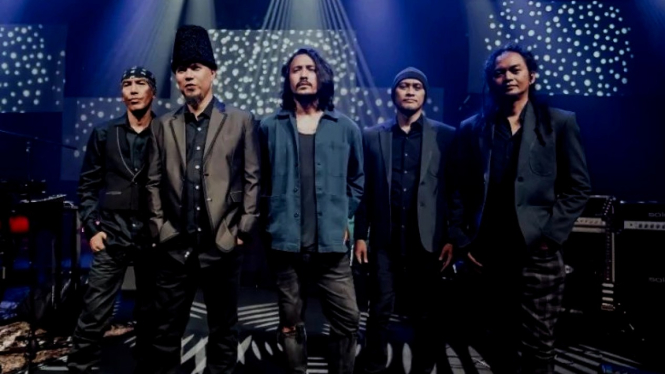 Dewa 19 feat. Ello