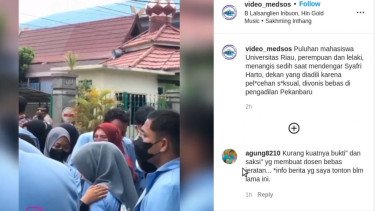 Mahasiswa UNSRI menangis karena putusan bebas pengadilan terhadap Dekan.