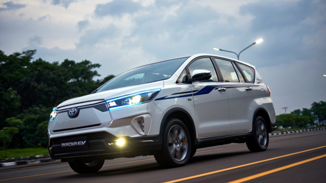 Toyota Kijang Innova EV Concept