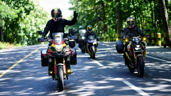 Touring motor dari Depok ke Mandalika.