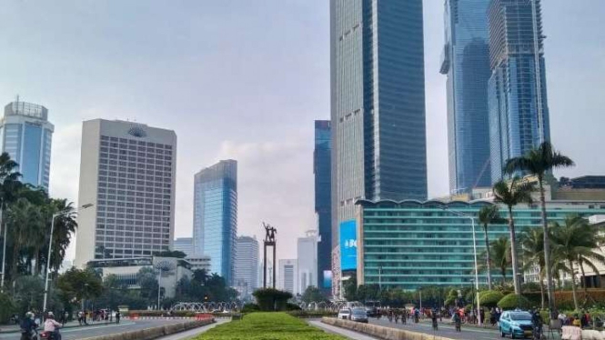 Kawasan Bundaran HI dengan patung Selamat Datang.