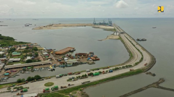 Proyek jalan tol Makassar New Port (MNP)