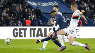 Neymar dalam pertandingan PSG melawan Lorient di Ligue 1
