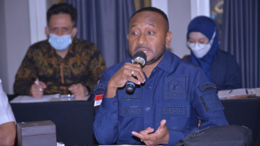 Anggota Komisi I DPR RI Yan Permenas Mandenas.
