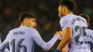 Selebrasi pemain Barcelona usai bobol gawang Levante