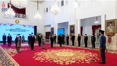 Jokowi lantik anggota KPU dan Bawaslu