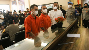 Putra Siregar dan Nico Valentino Ditahan