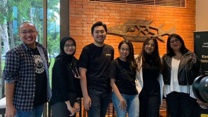 CEO Noice Rado Ardian dan CBO Noice Niken Sasmaya (tengah).