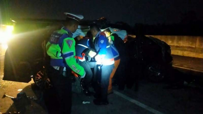 Rombongan grup musik Debu alami kecelakaan di tol Probolinggo