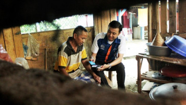 Penyaluran KUR oleh BRI.