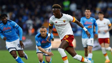 Duel Napoli vs AS Roma