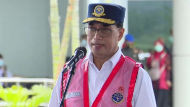 Menteri Perhubungan, Budi Karya Sumadi di Bandara Trunojoyo, Madura.