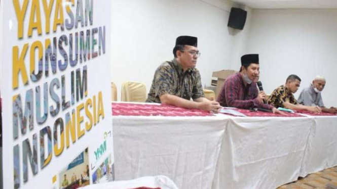 Yayasan Konsumen Muslim Indonesia (YKMI) saat menggelar konferensi pers.