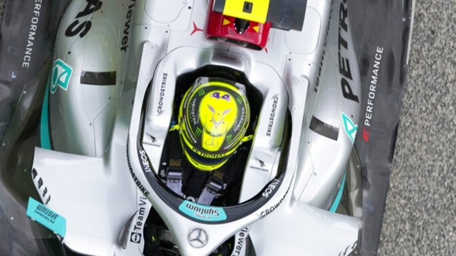 Pembalap Mercedes, Lewis Hamilton