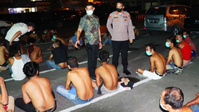 Polisi menggelar operasi premanisme