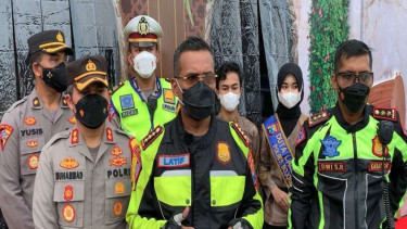 Dirlantas Polda Metro Jaya, Kombes Pol Latief Usman (tengah)