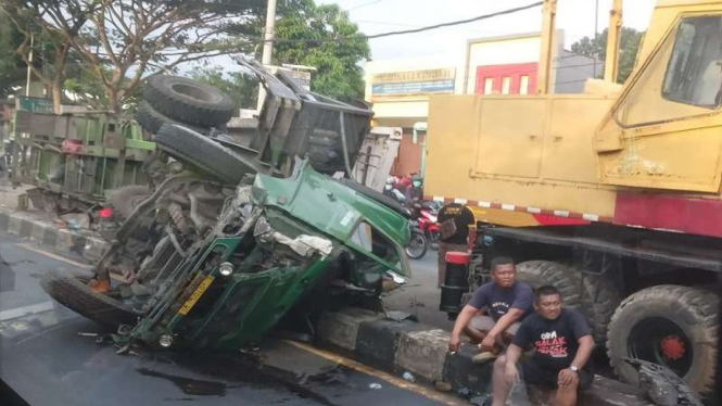 Truk bermuatan gas mengalami kecelakaan di Banyumanik, Semarang