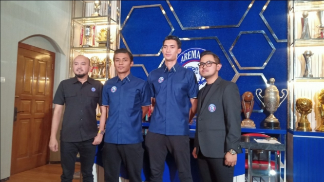 Pemain baru Arema FC, Irsyad Maulana dan Syaeful Anwar. 