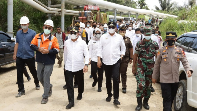 Gubernur Sumut, Edy Rahmayadi saat mengunjungi lokasi PLTPB di Kabupaten Madina.