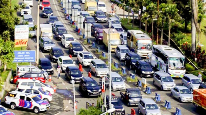 Kondisi kawasan Puncak saat musim Lebaran. 