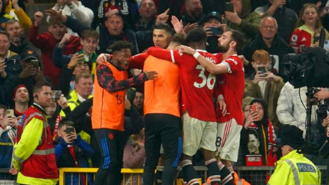 Pemain Manchester United rayakan gol Cristiano Ronaldo