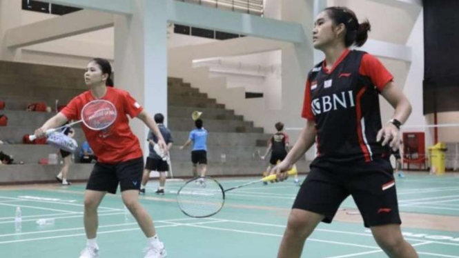 Greysia Polii menyambangi latihan skuad Piala Uber Indonesia di Thailand