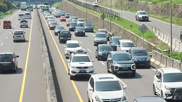 Kemacetan panjang di tol