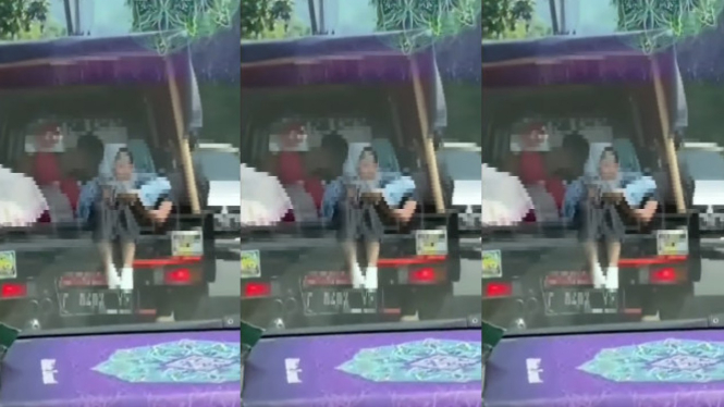 Viral Cowok Mesum di Atas Mobil Pick Up  
