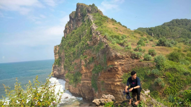 Pantai Karang Payung