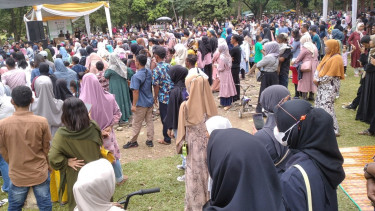 Wisatawan padati obyek wisata Candi Muaro Jambi.