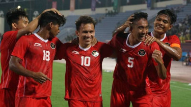 Pemain Timnas Indonesia U-23 rayakan gol.