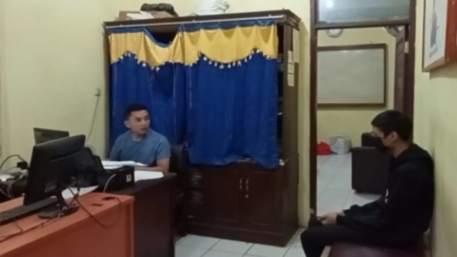 Pemuda di Tasikmalaya memasang kamera intip di kamar mandi ABG