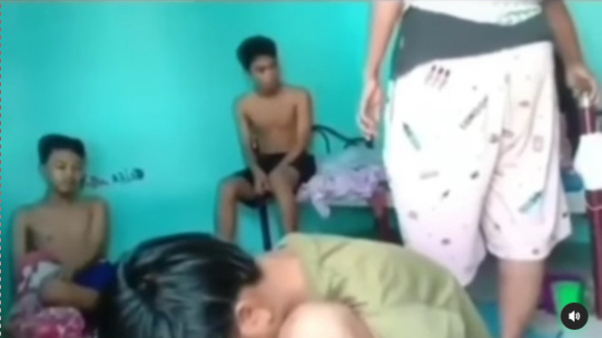 Viral Ibu Gerebek Anak Perempuannya Bersama 3 Laki-laki di Kamar Kos