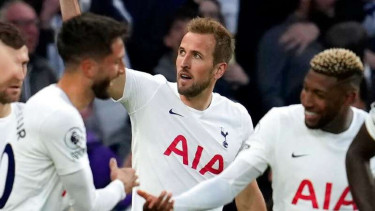  Bomber Tottenham Hotspur, Harry Kane.