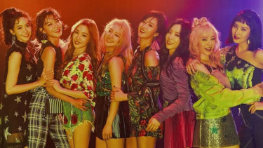 Girls Generation alias SNSD.