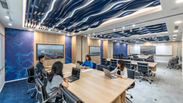 Ilustrasi kantor/tempat kerja.
