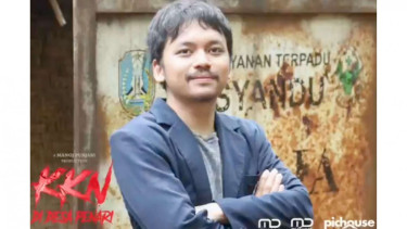 Calvin Jeremy sebagai Anton dalam film KKN di Desa Penari