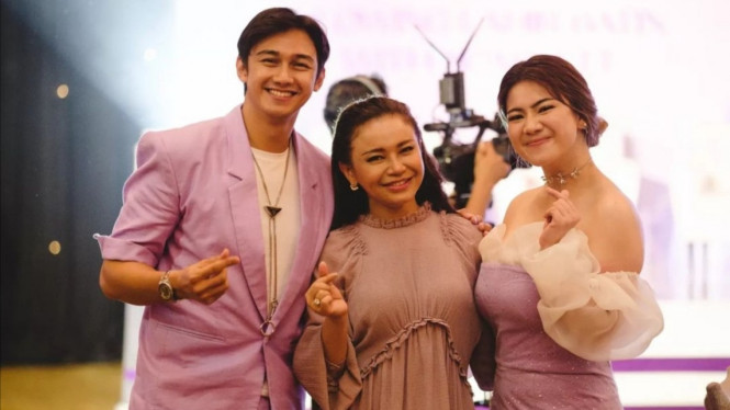 Caesar Hito, Rossa dan Felicya Angelista. 