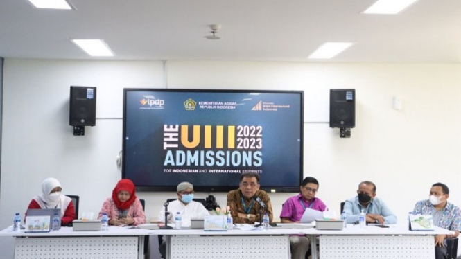 UIII Menerima Mahasiswa Baru Dalam dan Luar Negeri 