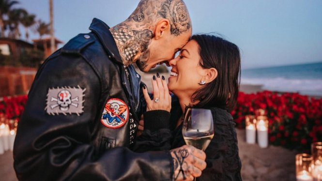 Kourtney Kardash dan Travis Scott.